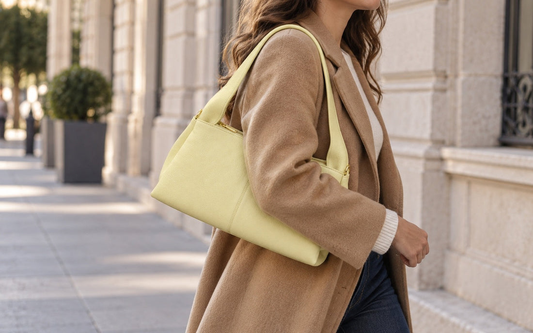 Misariva Verona worn on the shoulder and crossbody